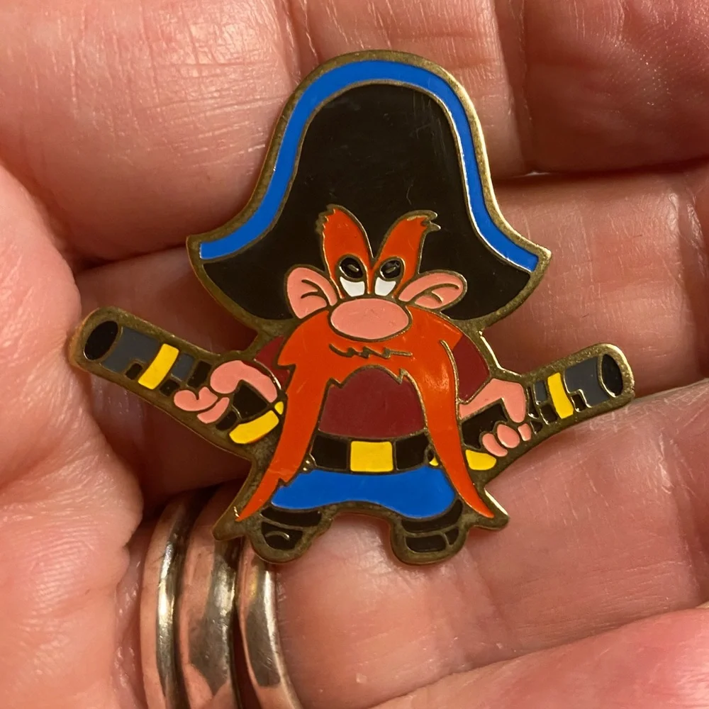 Vintage 1979 Warner Yosemite Sam Pin Collectable